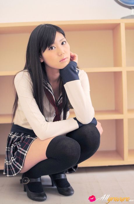 Saemi Shinohara Asian looks amazing in school uniform and socks
