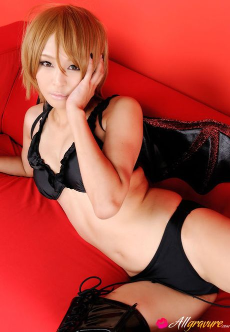 Sayuri Ono Asian in long boots is batwoman ready for victims