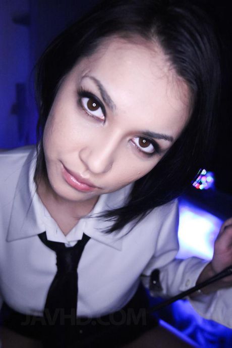 Maria Ozawa gets dirty with a crazy ass sex toy