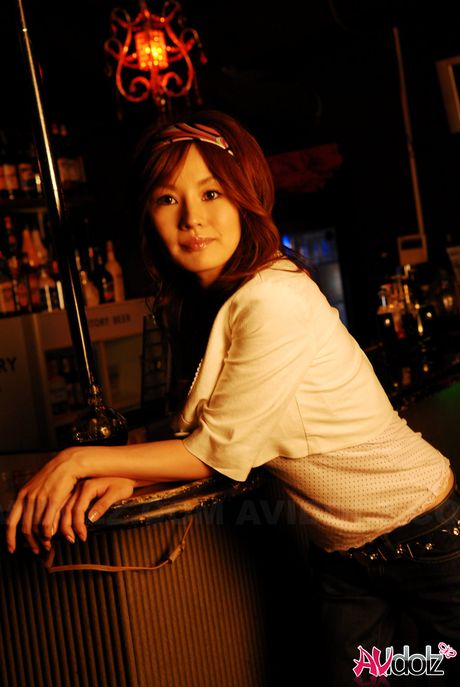 The Asian babe Mecumi is a real treat for the eyes