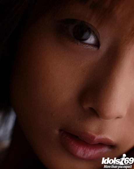 Superb japanese hottie Ryoko Mitake exposing her ass