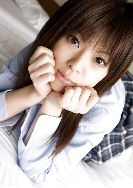 Curious japanese babe Mai in sexy posing on camera